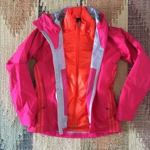Adidas Gortex 2 in 1 rain shell size small